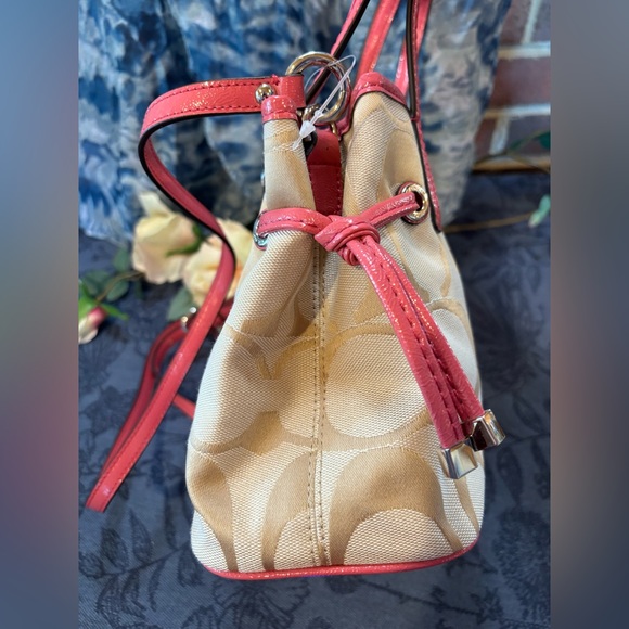 Coach Signature Strip Mini Carryall New Without Tags Beautiful 7”H 10”L … - Picture 7 of 14